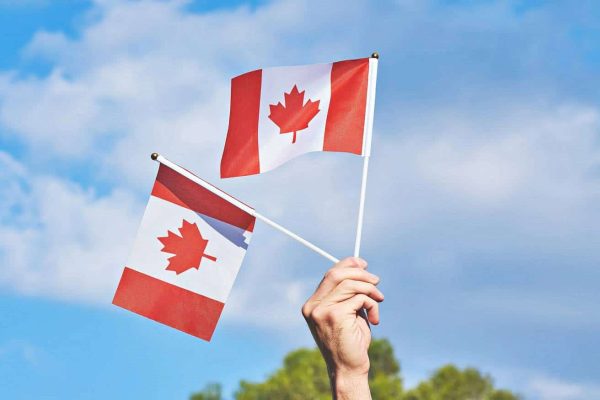 Benefits-of-a-Canadian-Permanent-Residence-Card